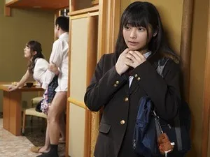 Cô bé mới lớn cướp chồng yêu của mẹ
